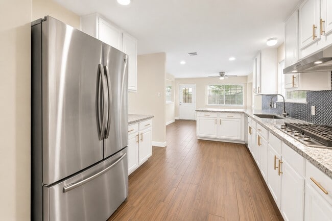 Foto del edificio - 19002 Timber Way Dr