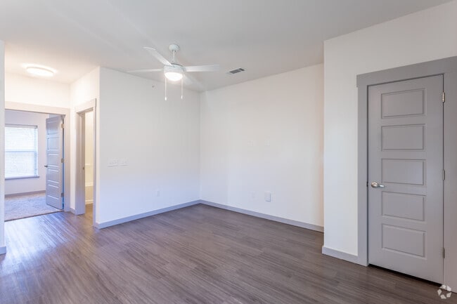 1BR, 1BA - 660 SF - Backwater Cove Apartments