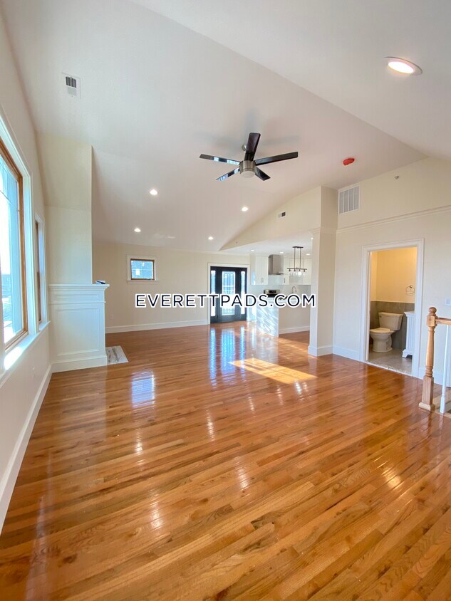 72 Union St, Everett, MA 02149 72 Union St Everett, MA Apartments