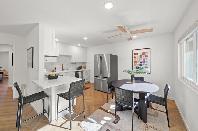 Foto del edificio - 345 Wisconsin Ave