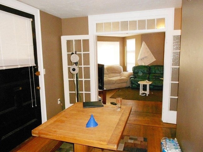 Building Photo - 86 Linden St