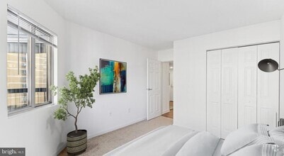 Building Photo - 450 N 18th St