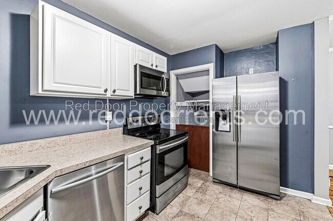 Building Photo - 129 E 49th St