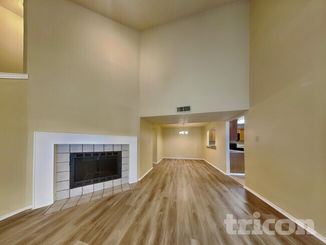 Building Photo - 1715 Cordova Dr