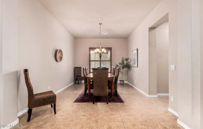 Foto del edificio - 4318 N 180th Dr