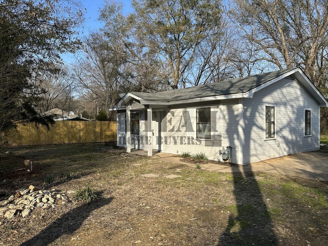 Primary Photo - Cozy 2 Bed 1 Bath home for rent!