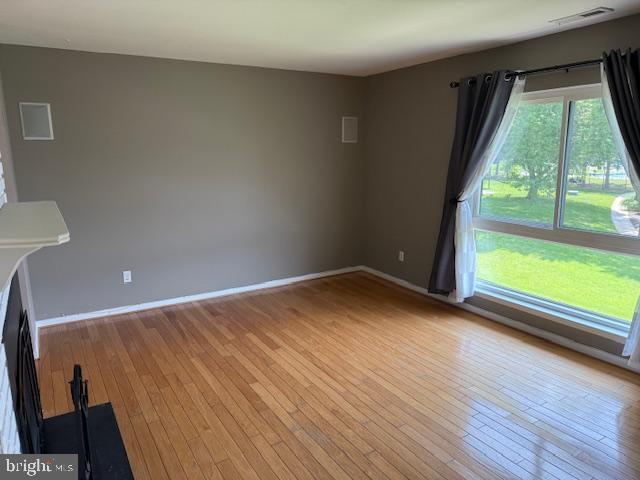 Building Photo - 28 E Daisy Ln