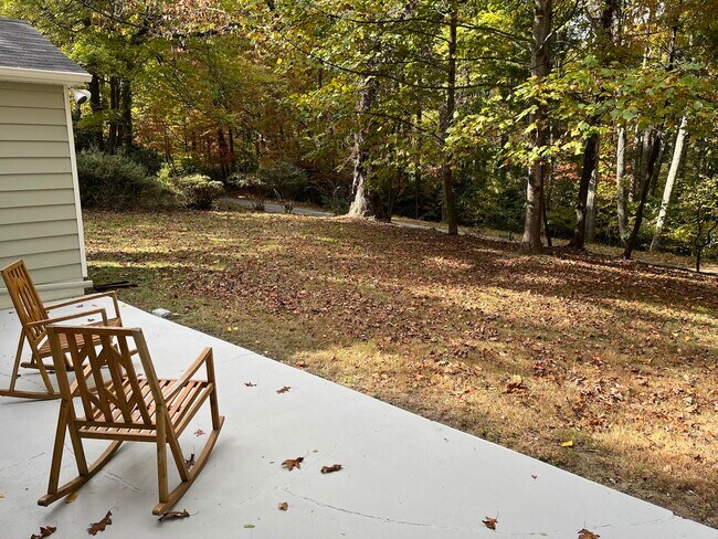 Building Photo - 3406 Laurel Park Hwy-Newly renovated cotta...