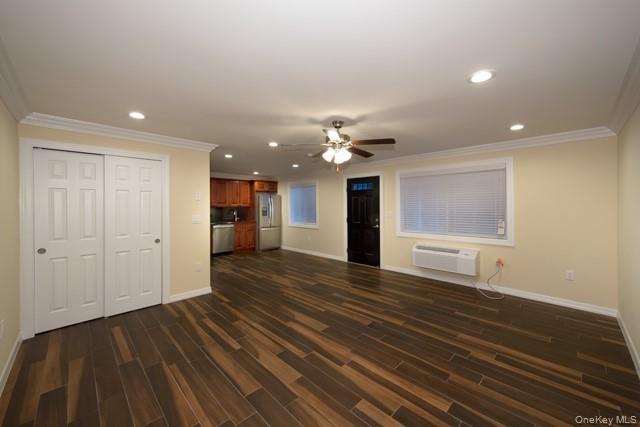 Foto del edificio - 45 Country Club Dr