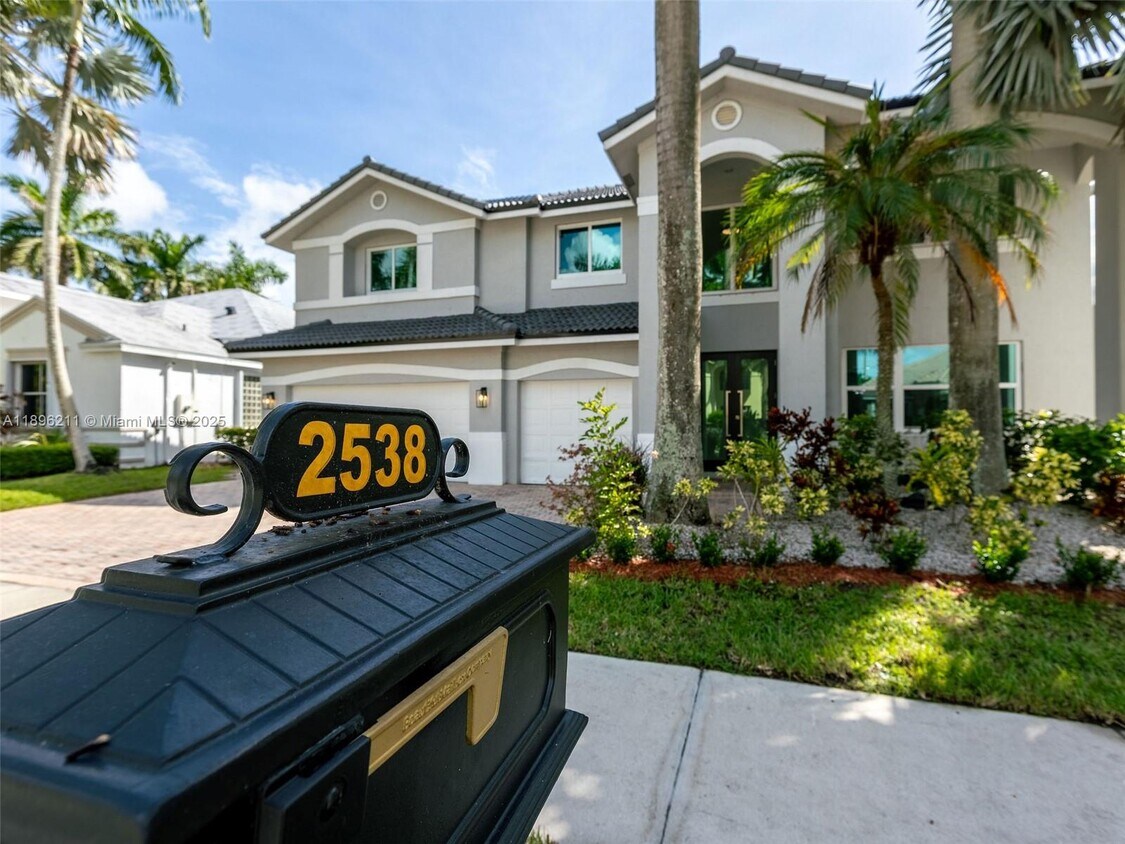 Foto principal - 2538 Hunters Run Way