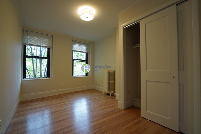 Building Photo - 35 Grove St