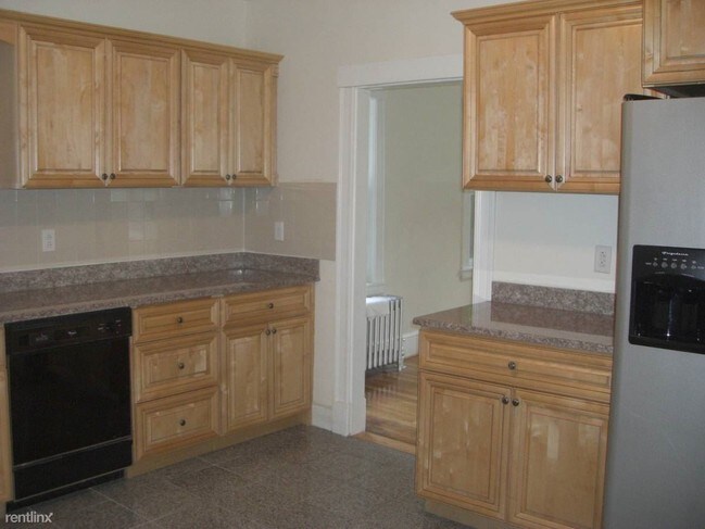 Building Photo - 3 br, 2 bath House - 413 Bedford St