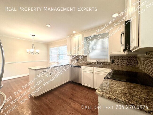 Building Photo - Charming 3BR/2BA Home in Charlotte!