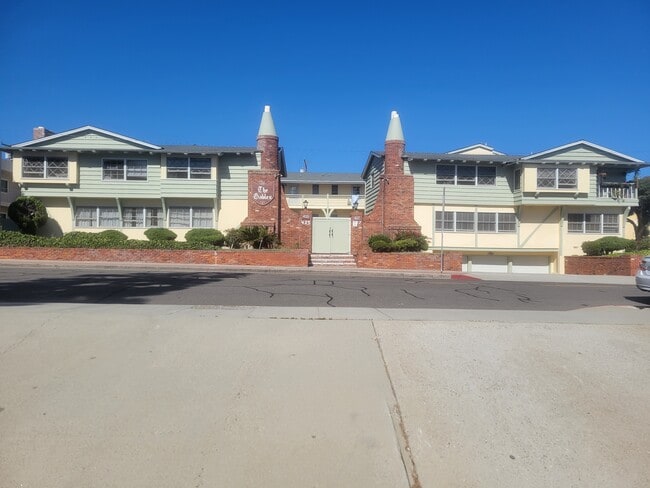 Building Photo - 427 Avenue G Ave