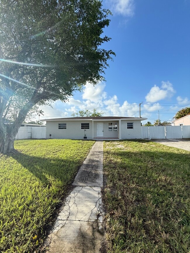 Building Photo - 3960 NW 178th St