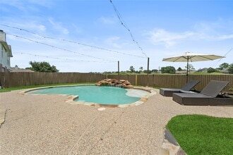 Building Photo - 10522 Badger Canyon Dr