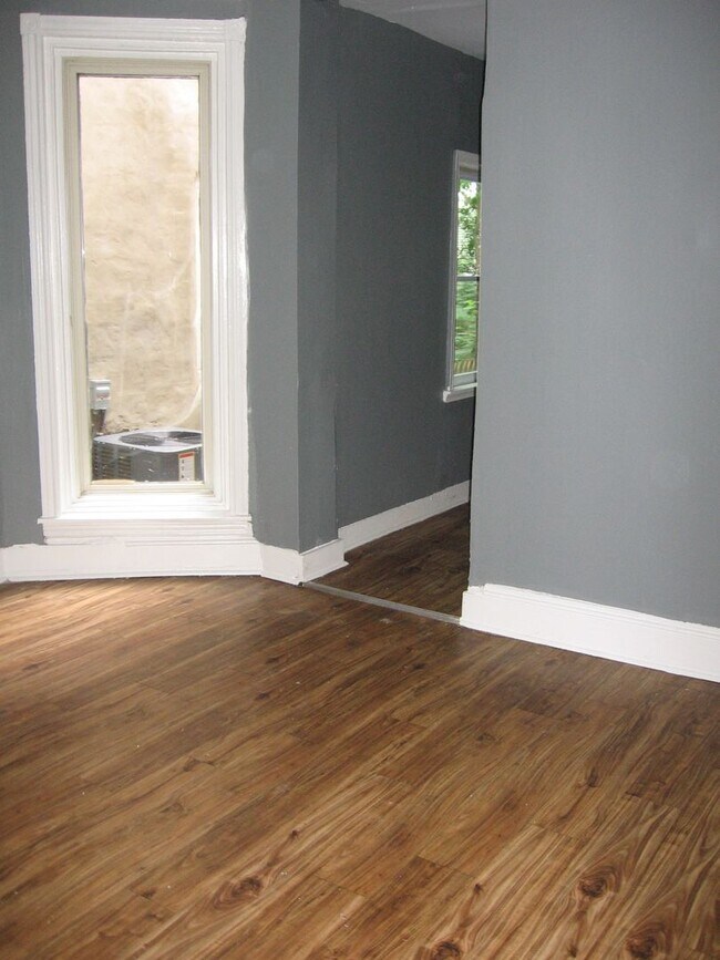 Building Photo - 878 N 50th St