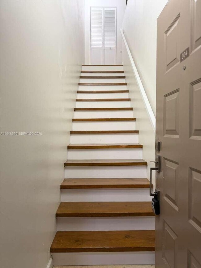 Foto del edificio - 102 Gardens Dr