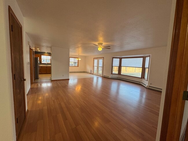 Building Photo - 1139 Laurel Ct