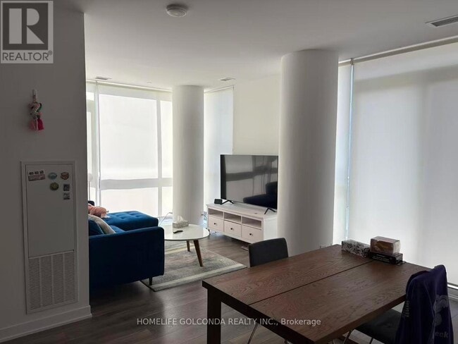 Building Photo - 87 Peter St