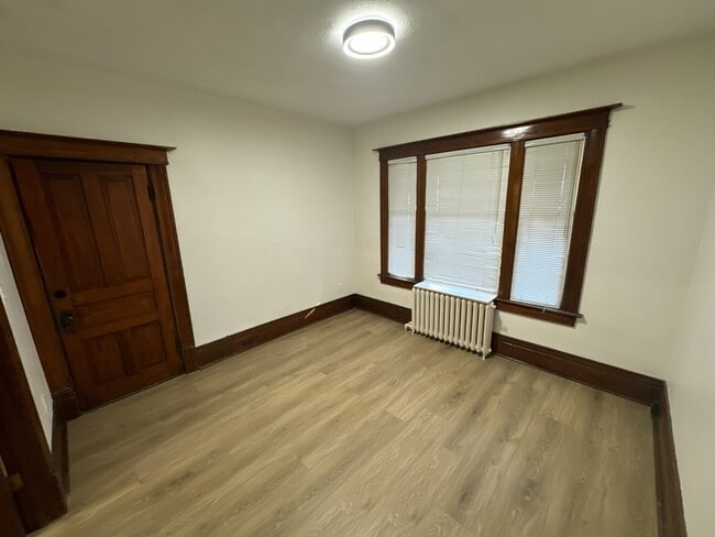 Building Photo - 7 Centre St