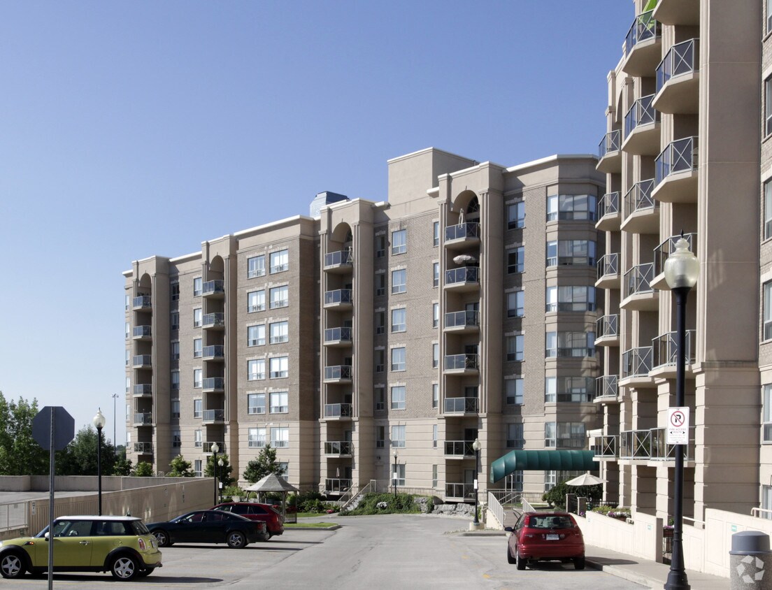 Building Photo - Balmoral II