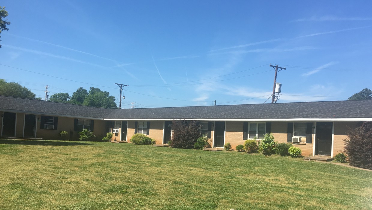 Building Photo - Candlewood Apartments