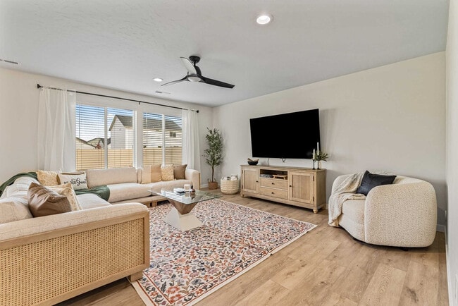 Building Photo - 5302 E Burnte Peak St