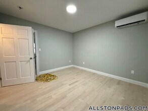 Building Photo - 8 Brentwood St