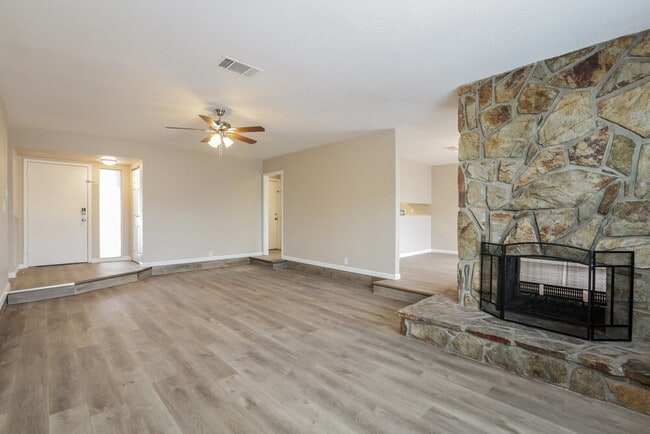 Building Photo - 8116 Eginton Ave