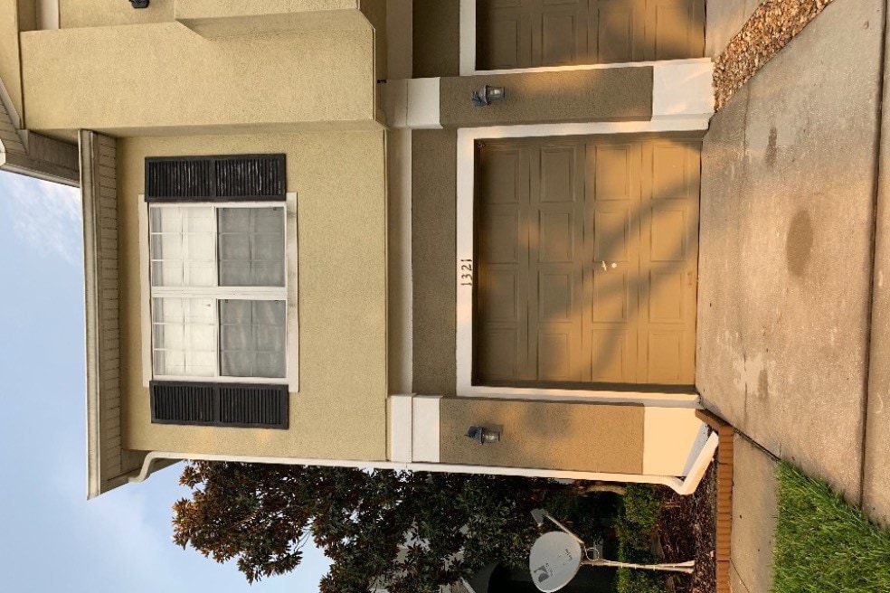 Foto principal - 1321 Broken Oak Dr