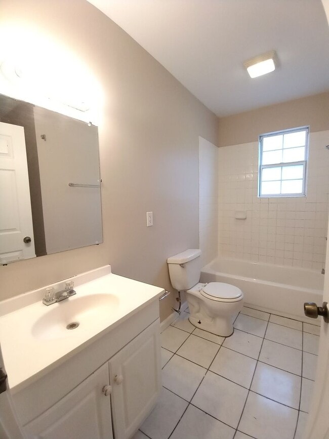 Photo - 4320 Banks St Apartment