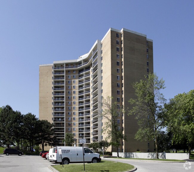 73 Hill Blvd, Toronto, ON M9R 4B2 Apartments 73