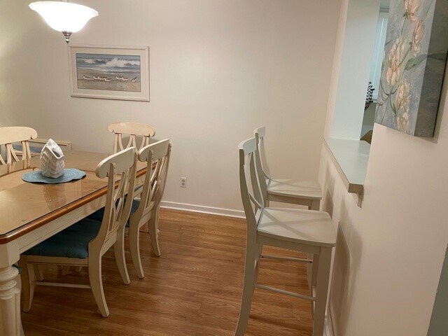 Building Photo - 36 Deallyon Ave