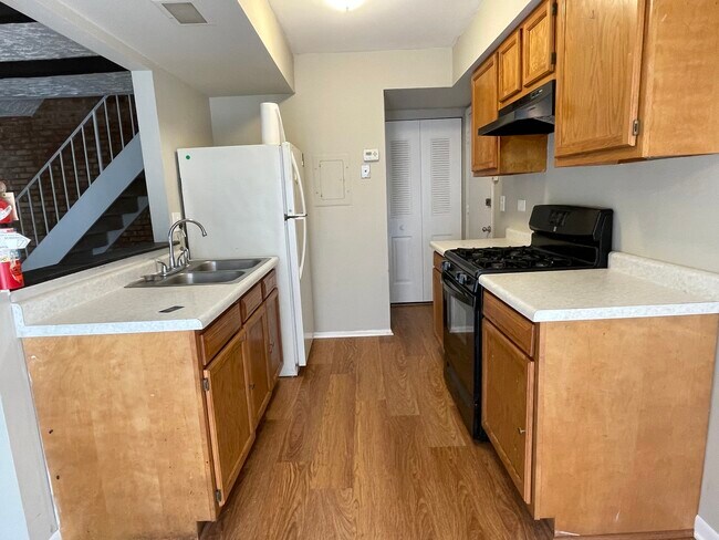 Building Photo - 180 Betty Ct
