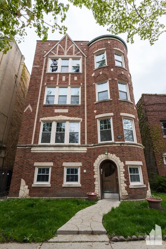 Foto principal - 6149 N Talman Ave