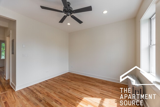 Foto del edificio - 3349 W Balmoral Ave