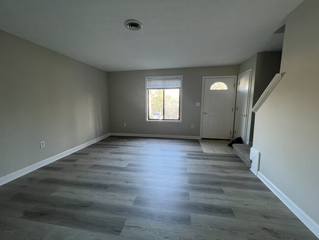 Building Photo - 500 Winchester Ave