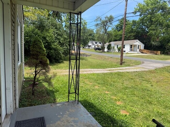 Building Photo - East Nashville Duplex Unit