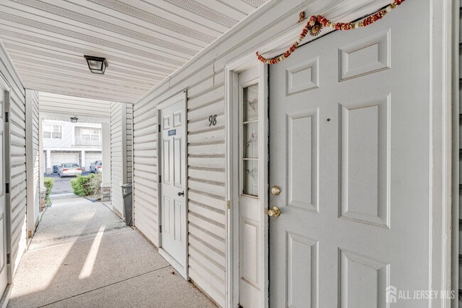 Building Photo - 98 Prestwick Way