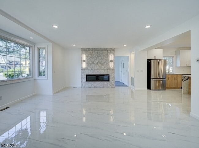 Foto del edificio - 217 Heywood Ave