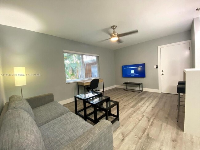 Foto del edificio - 7901 SW 64th Ave