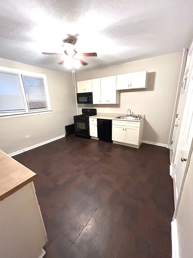 Building Photo - 537 2nd St