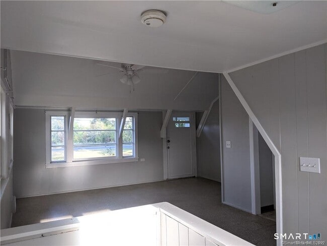 Foto del edificio - 112 Broad Brook Rd
