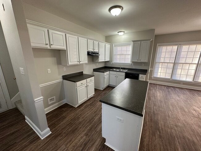 Building Photo - 7713 Antigua Dr