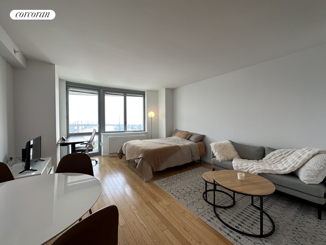 4545 Center Blvd Unit 2403, Queens, NY 11101 Room for Rent in Queens