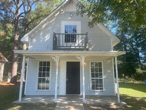 Building Photo - 124 Money St