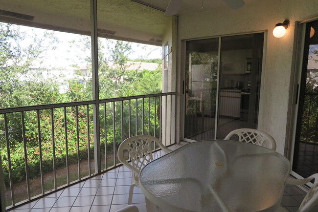 Building Photo - 6707 Via Regina