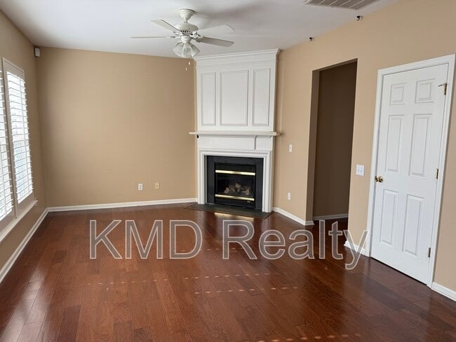 Building Photo - 8005 Flanders St