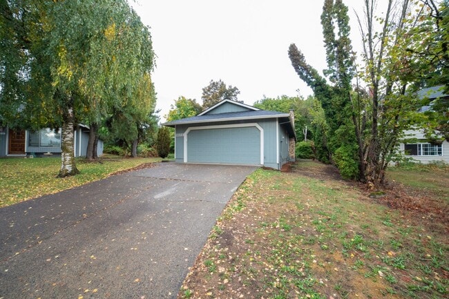 Building Photo - 3 Bedroom Home on Cul-De-Sac